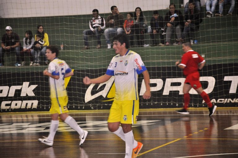 Novo Quedas Futsal empata com Siqueira Campos