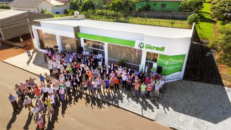 Sicredi reinaugura agência em Porto Barreiro com nova marca e ambientação