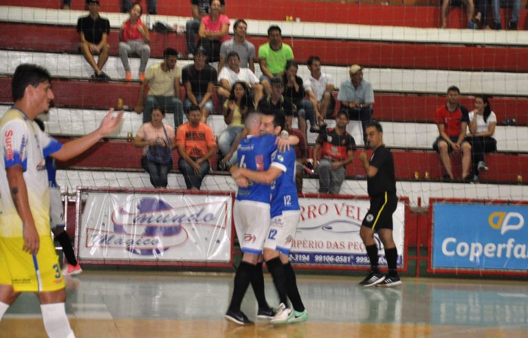 Quedas Futsal perde invencibilidade no ano