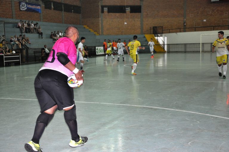 Quedas Futsal perde na estreia da Bronze 2018