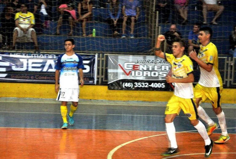 Constantini Quedas Futsal assume vice liderança com vitória no Tarumã