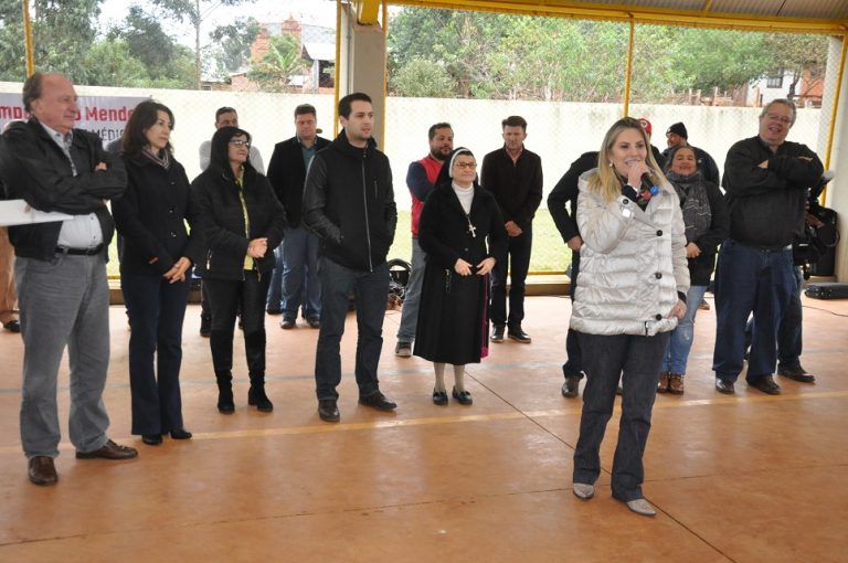 Governadora Cida Borghetti visita escola no Assentamento