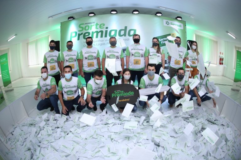 Associada de Cantagalo da Sicredi Grandes Lagos PR/SP ganha caminhonete em sorteio final da campanha “Sorte Premiada”