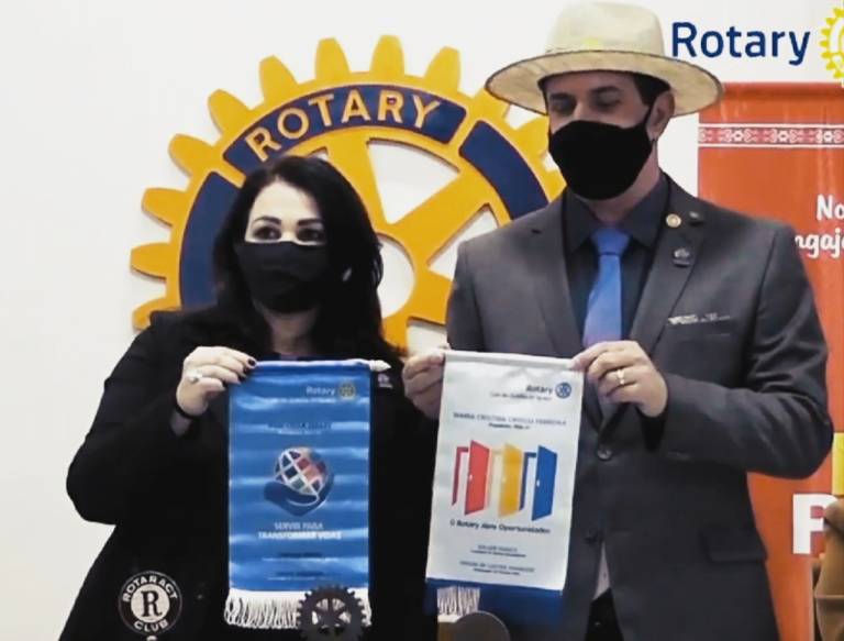 Osni C. Zollet assume a presidência do Rotary Club quedense