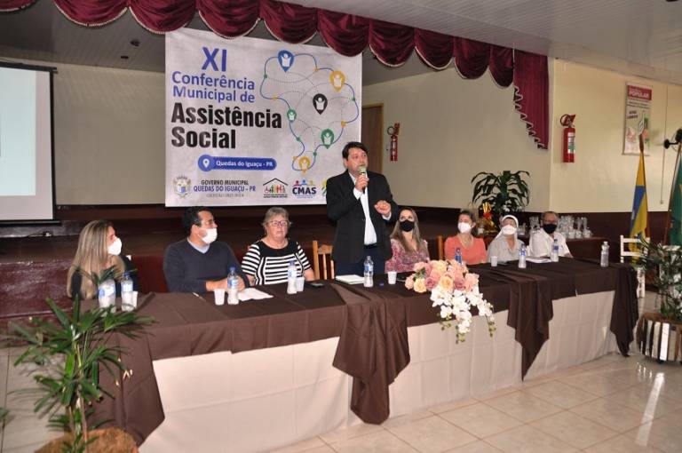 Prefeito anuncia “Natal mais brilhante da história de Quedas do Iguaçu” na abertura da XI Conferência da Assistência Social