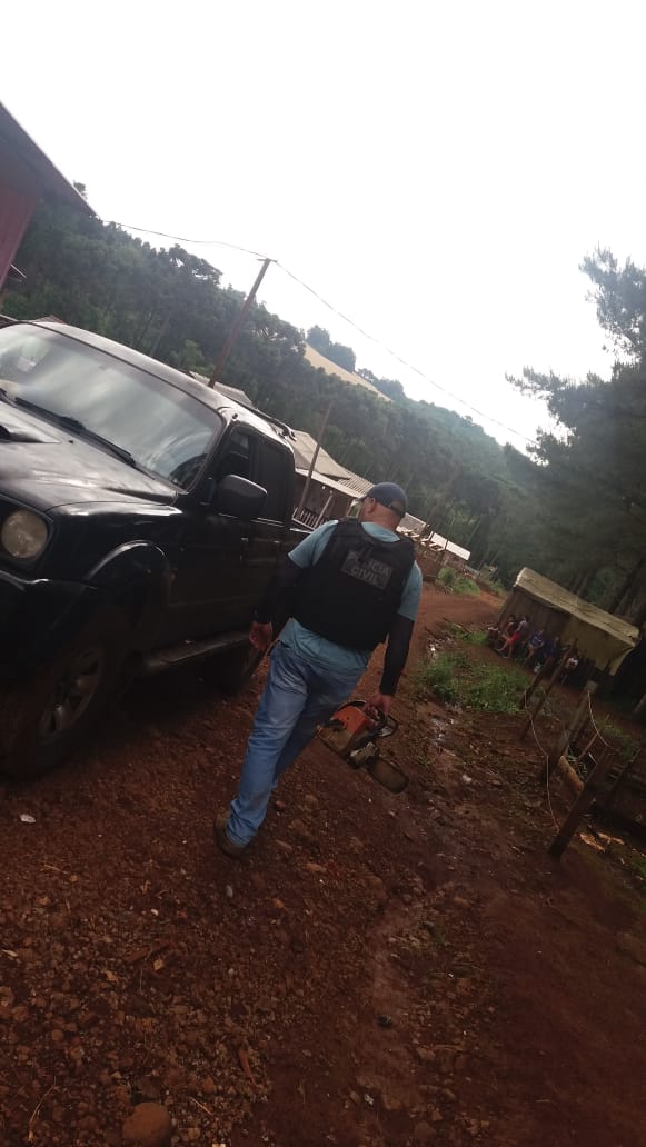 Polícia Civil faz apreensão de moto-serras utilizadas para corte ilegal na propriedade da Araupel