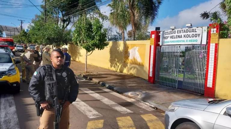 Aluna morre durante tiroteio em colégio de Cambé no Paraná