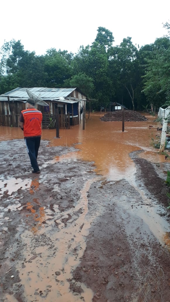 Espigão Alto do Iguaçu: Chuvas intensas e enchentes deixa famílias desabrigadas